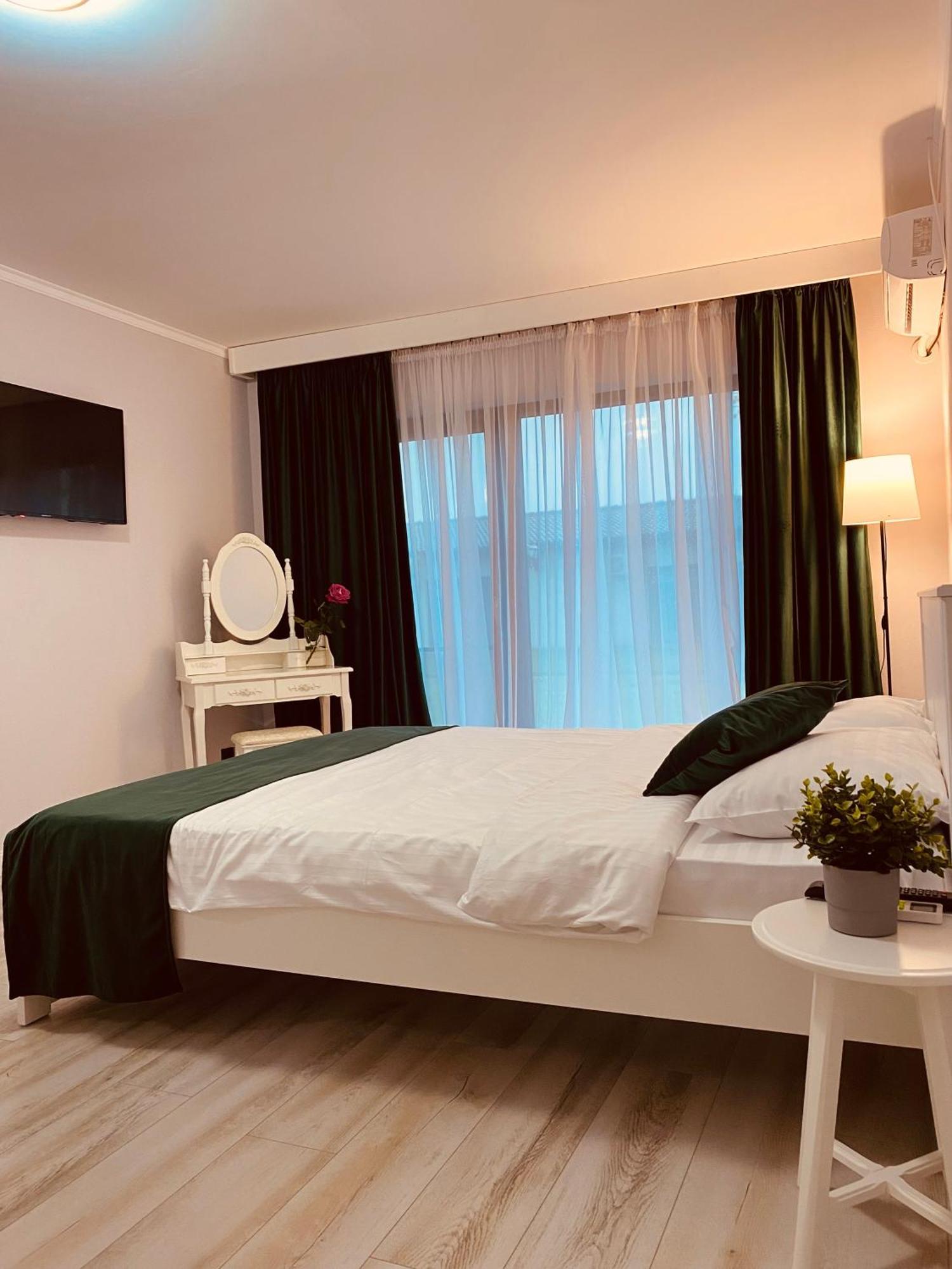 Hotel Complex Daniel's à Orăştie Extérieur photo